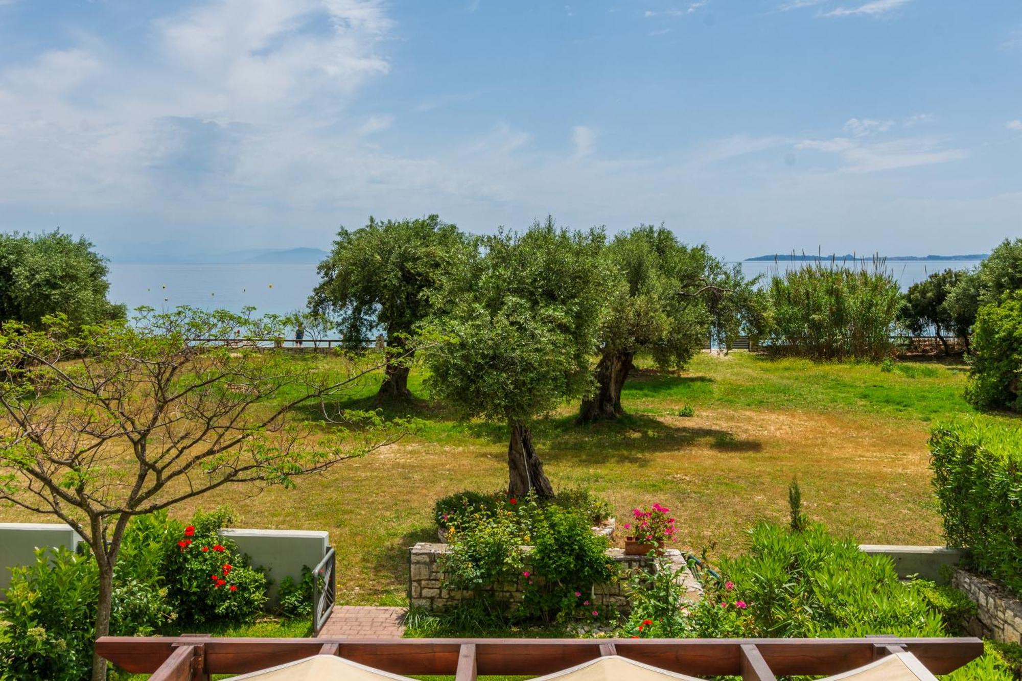 Barbati Seafront Luxury Suites Bagian luar foto