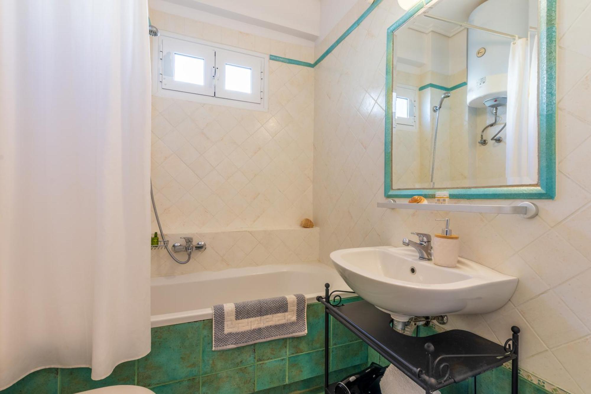 Barbati Seafront Luxury Suites Bagian luar foto