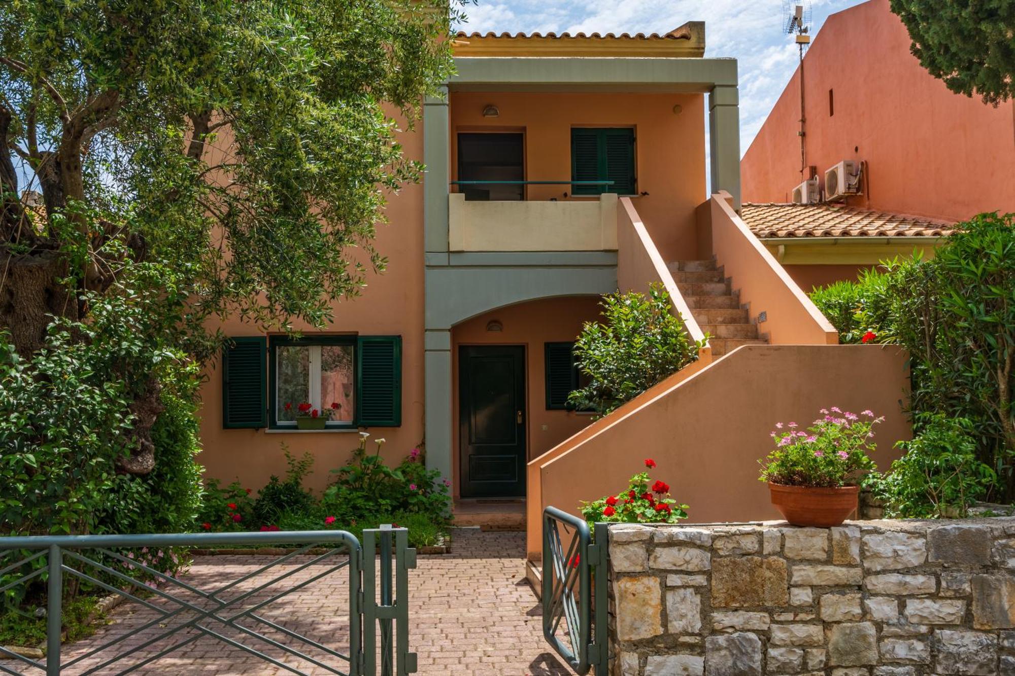 Barbati Seafront Luxury Suites Bagian luar foto